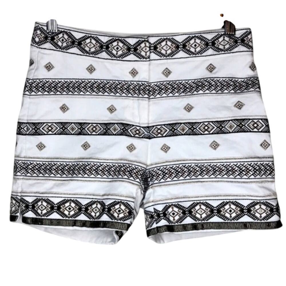 White House Black Market The 5" Short Embroidered New Sz 00P